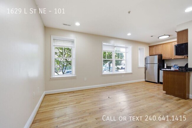 Building Photo - 1629 L St NE