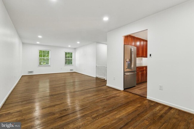 Building Photo - 8326 Briar Creek Dr