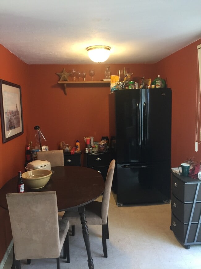 Building Photo - 700 Jamesville Ave