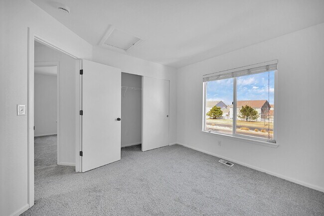 Building Photo - $2,640.95, $300 off the first month's rent, 4 Beds - 2 Bath, Single Family Home in Denver with 2-...