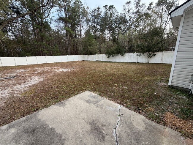 Building Photo - FOR RENT