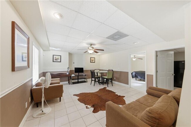 Building Photo - 260 Tabor Forest Dr