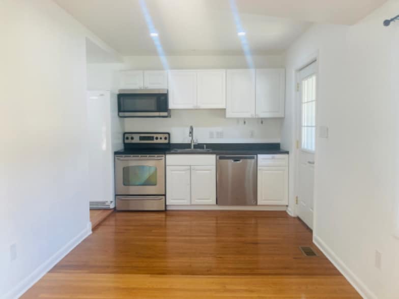 Building Photo - 18342 Clarke Rd