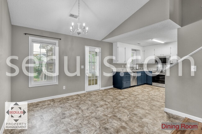Building Photo - 6634 Bent Creek Dr