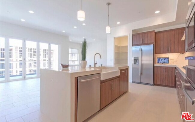 Building Photo - 12642 Sandhill Ln