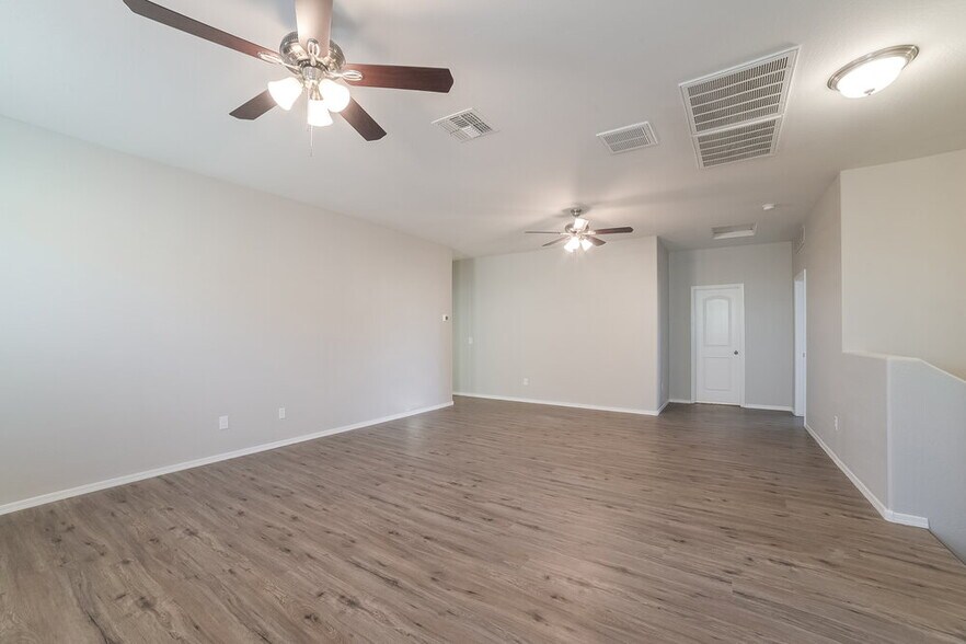 Building Photo - 30242 W Earll Dr