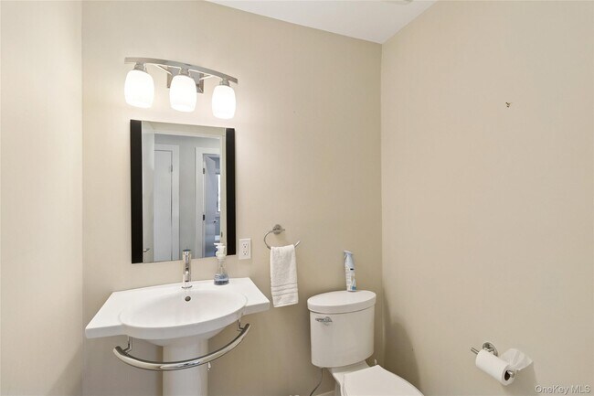 Building Photo - 6 Sunset Rd