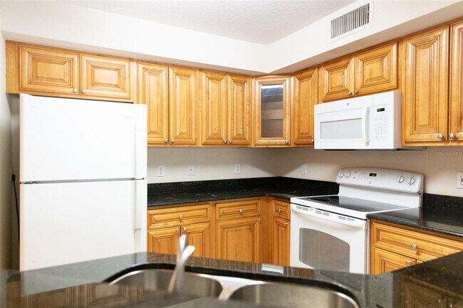 Building Photo - 822 Camargo Way
