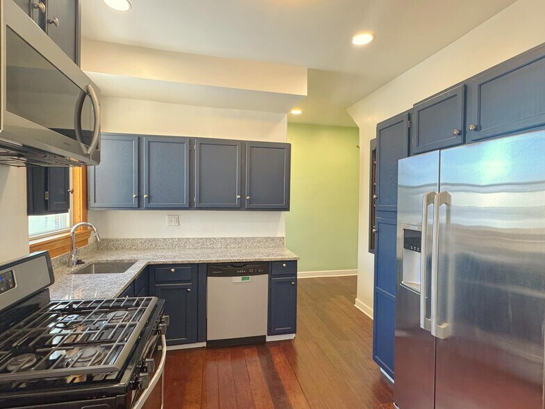 Building Photo - 98 Miami Ave