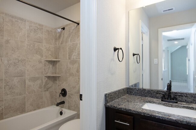 Building Photo - 14607 W Bekapark Ct