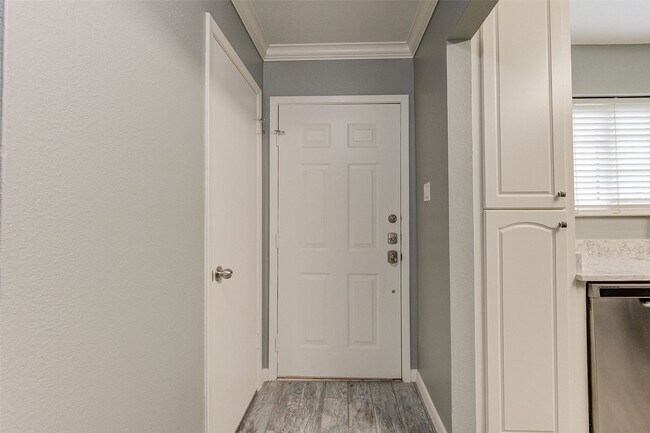 Building Photo - 6406 Ferris Dr