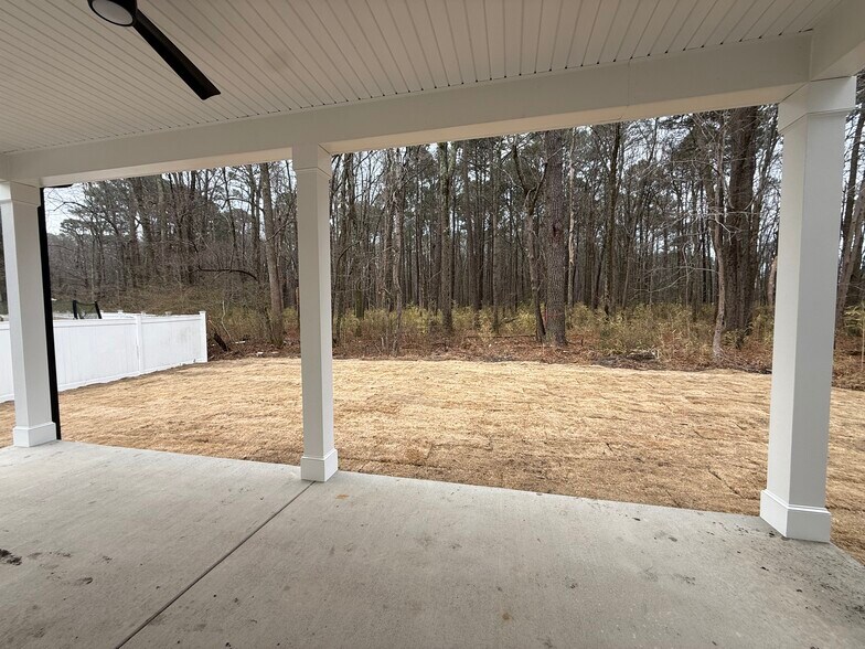 Building Photo - 2049 Burson Dr