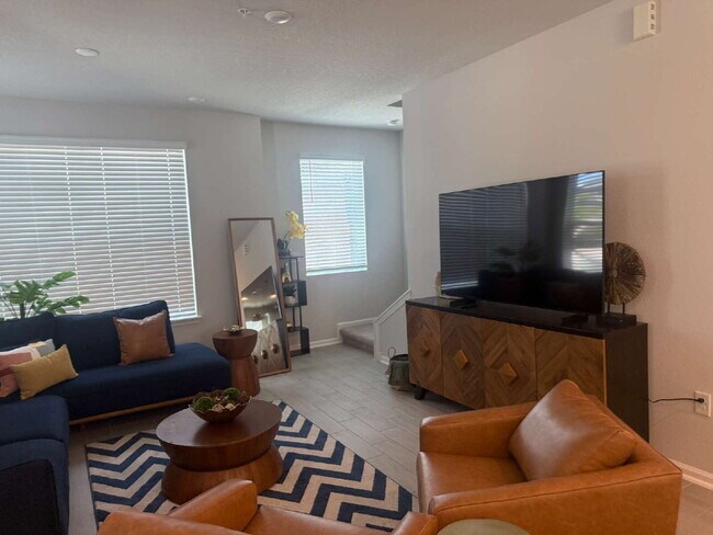 Building Photo - Modern 2-Bedroom Townhome with Garage Park...