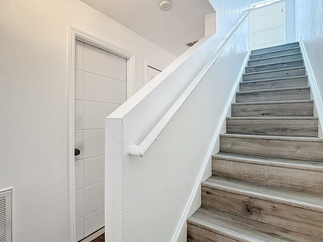 Building Photo - 9856 Ashburn Lake Dr