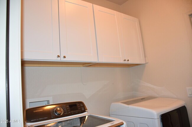 Building Photo - 4520 Leisure Ln
