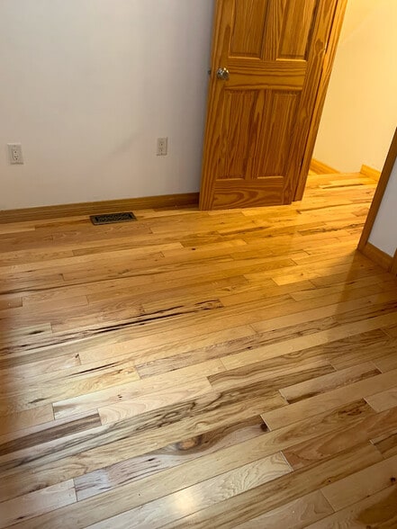 Bedroom - 901 N Walnut St