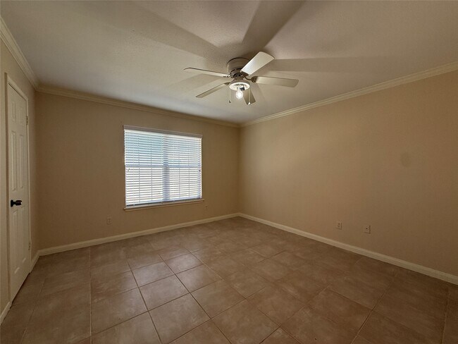 Building Photo - 1223 Augusta Dr