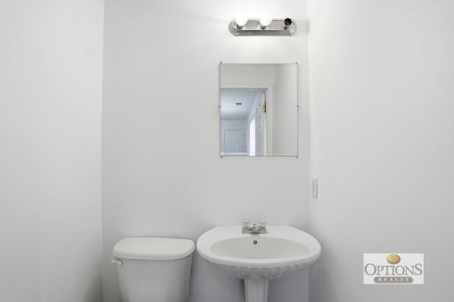 Building Photo - Cul-de-sac home ready to move in!