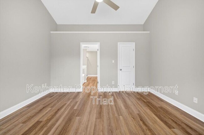 Building Photo - 1153 Hawick Dr