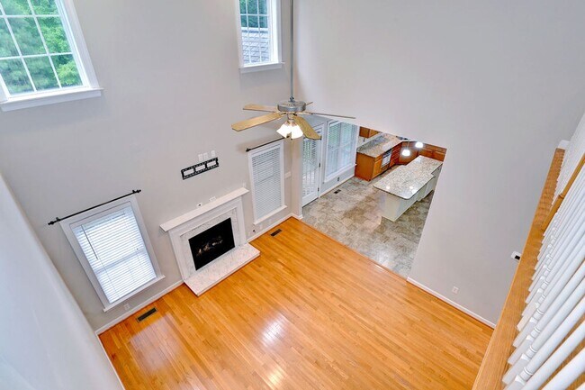 Building Photo - Beautiful York County Home!