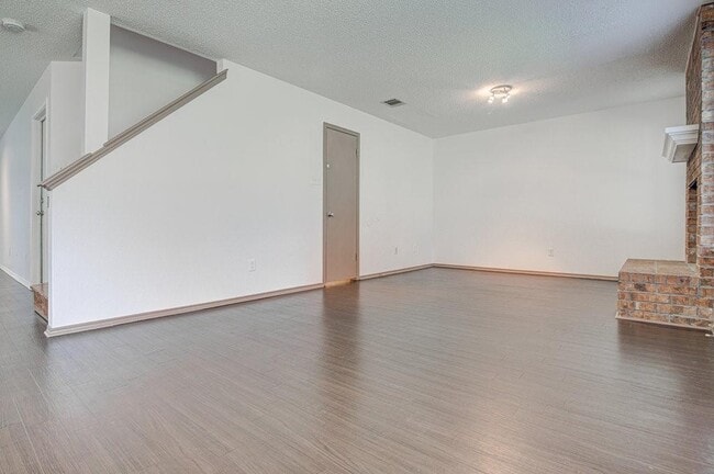Building Photo - 8710 Piney Creek Bend