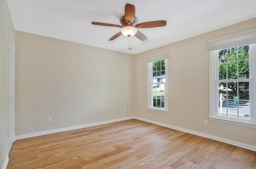 Building Photo - 1408 Damsel Ln