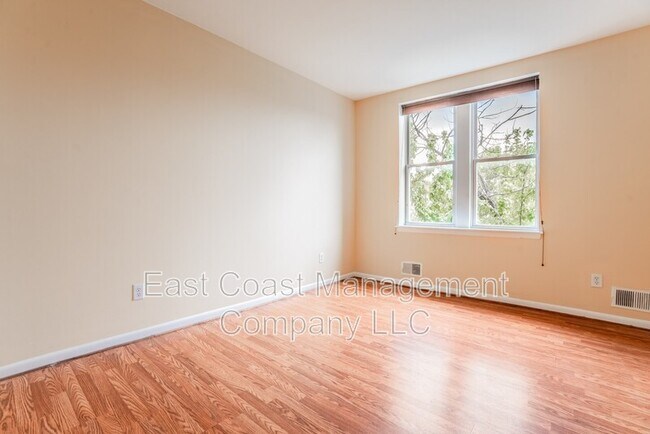 Building Photo - 1502 E Baltimore St