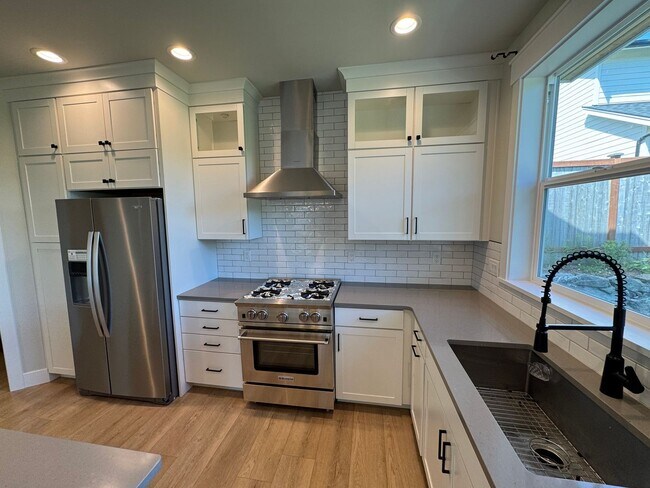 Building Photo - 5941 Ranch Lp