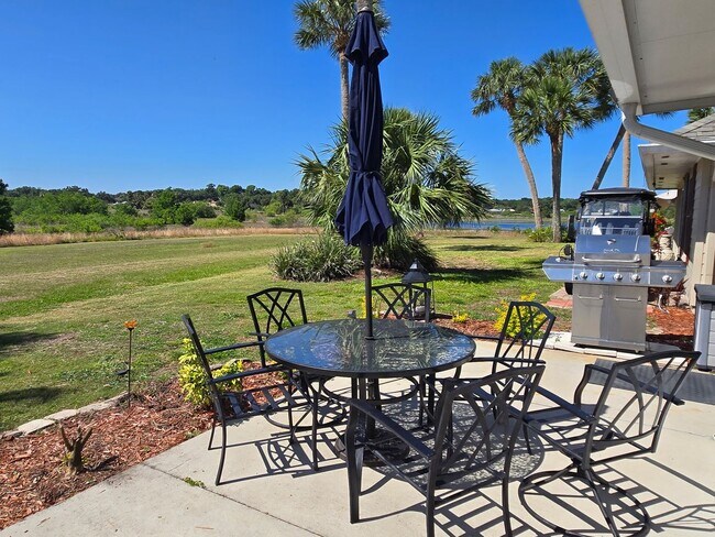 Building Photo - 1118 Villa Ln