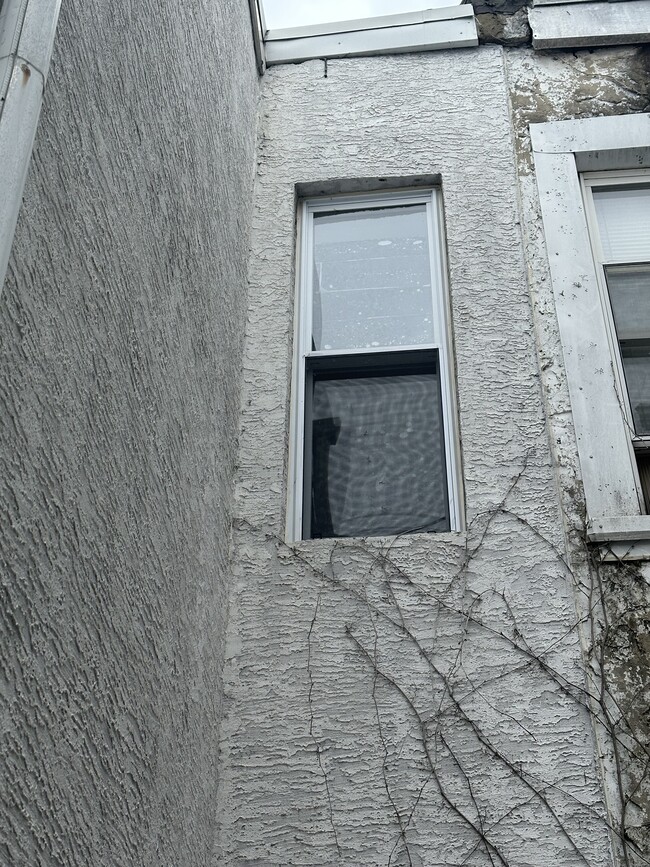 Building Photo - 2321 S Beulah St