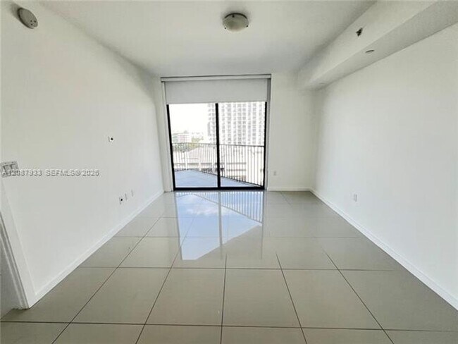 Building Photo - 5300 Paseo Blvd