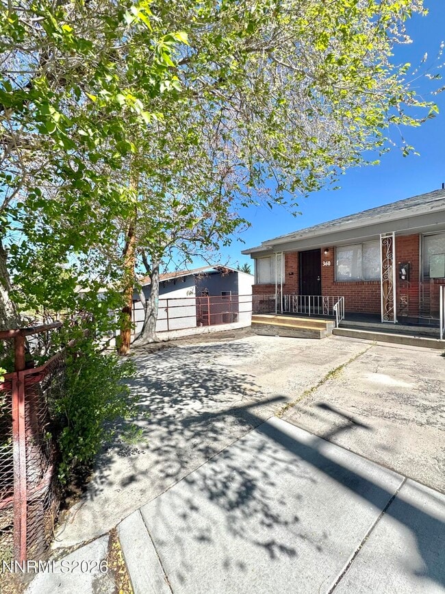 Building Photo - 360 Wilson Ave