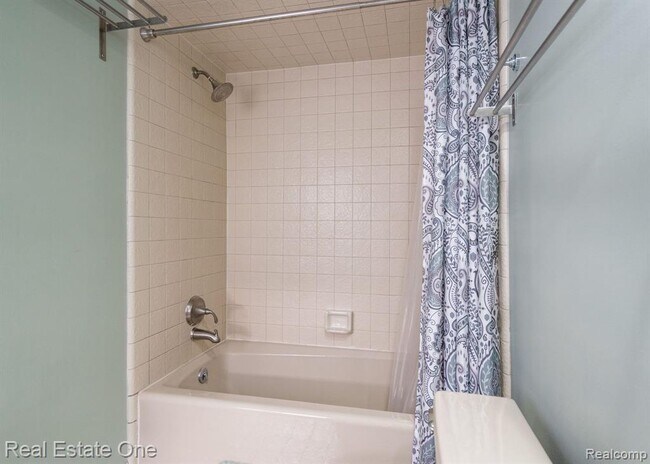Building Photo - 1237 Oakwood Ct