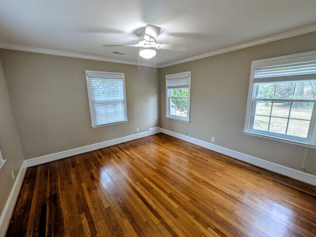 Building Photo - 524 W Mountain St