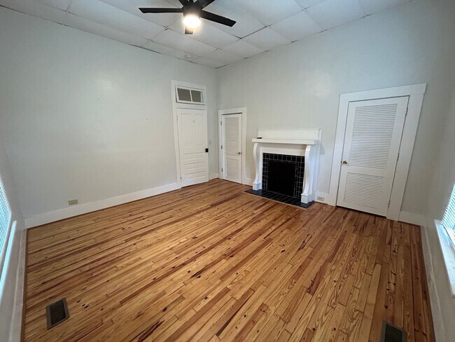 Building Photo - 4/3 House in North Rome- $1,550