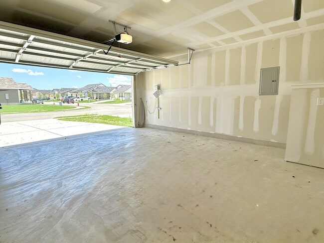 Building Photo - 273 Sormonne Lp