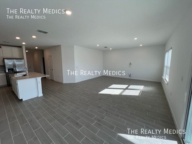 Building Photo - 9301 SW 58th Cir