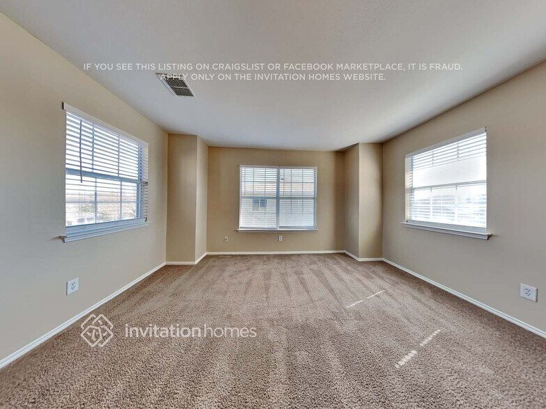 Building Photo - 250 Hilltop Dr