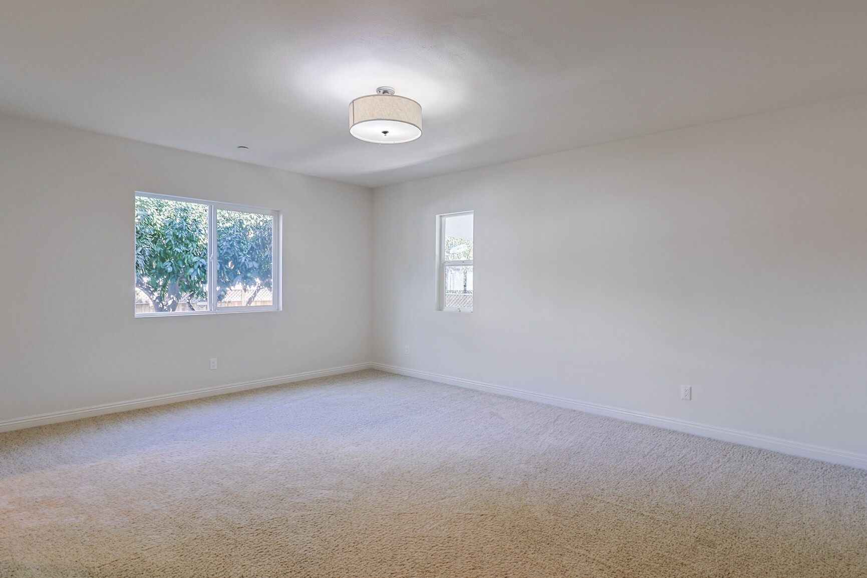 Building Photo - 844 N Lima St