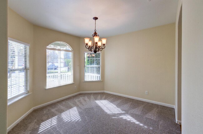 Building Photo - 139 Athens Ave