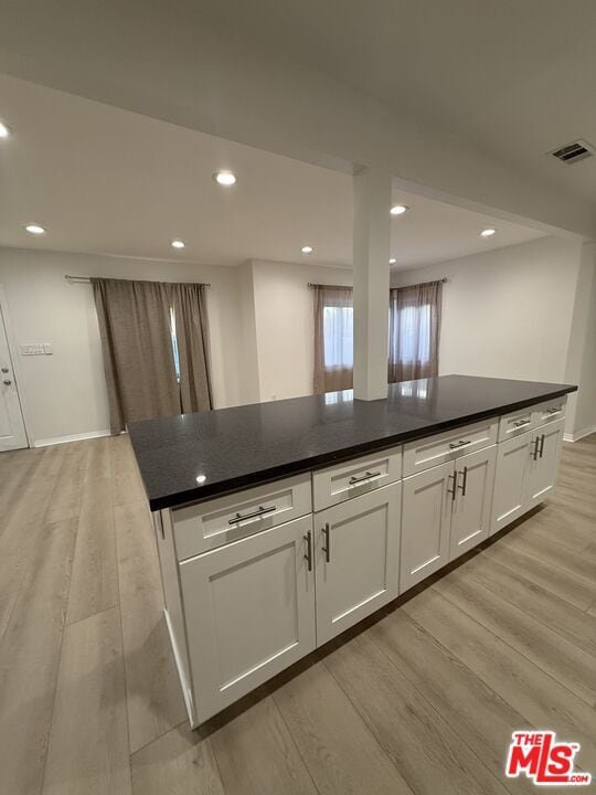 Building Photo - 10745 Saticoy St