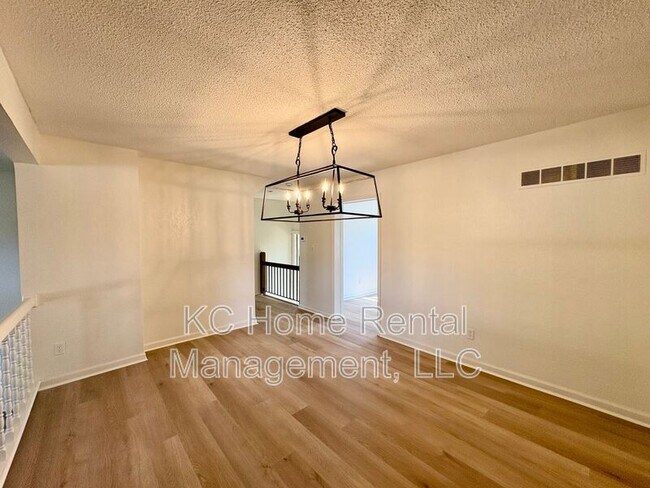Building Photo - 10205 CedarBrooke Ln