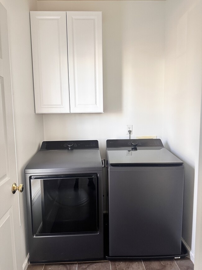 Building Photo - 307 Savoy Ct