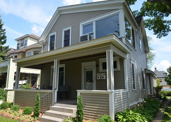 Primary Photo - 2631 Bryant Ave So.
