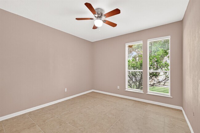 Building Photo - 7403 Shady Vale Ln