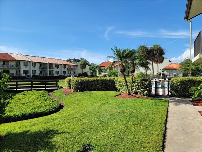 Building Photo - 1515 Pinellas Bayway S