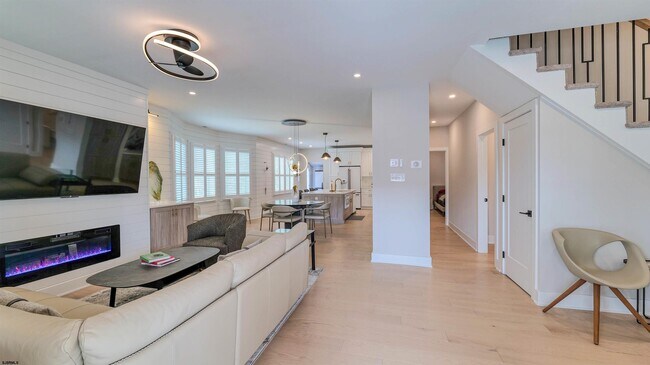 Building Photo - 6223 Winchester Ave