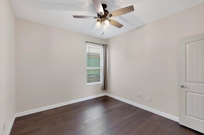 Building Photo - 1801 Velarde Rd