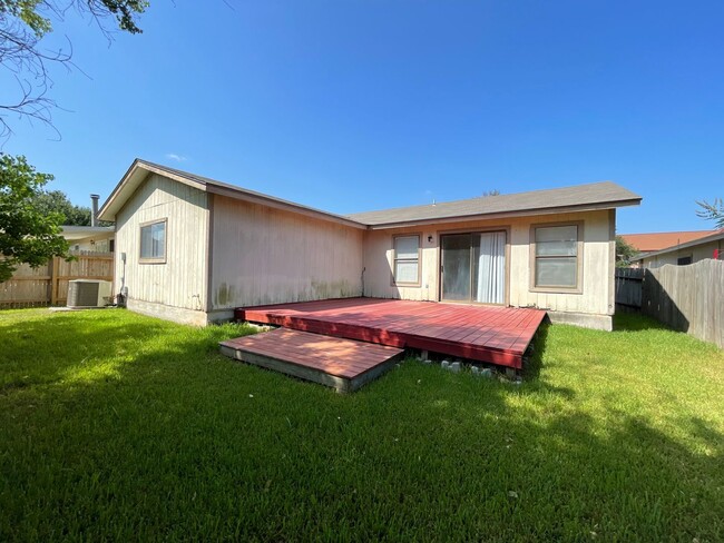 Building Photo - NICE 3 BDRM 2 BATH HOME * GREAT FLOOR PLAN...