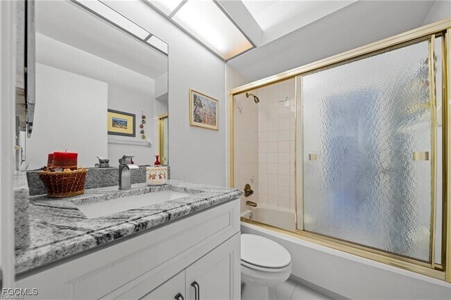 Building Photo - 11650 Pointe Cir